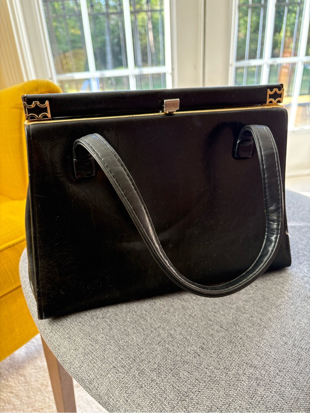 Vintage black structured shoulder bag / top handle hand + bag gold tone hardware